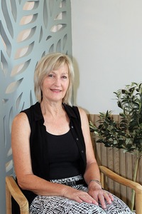 Mrs. Annette Visser